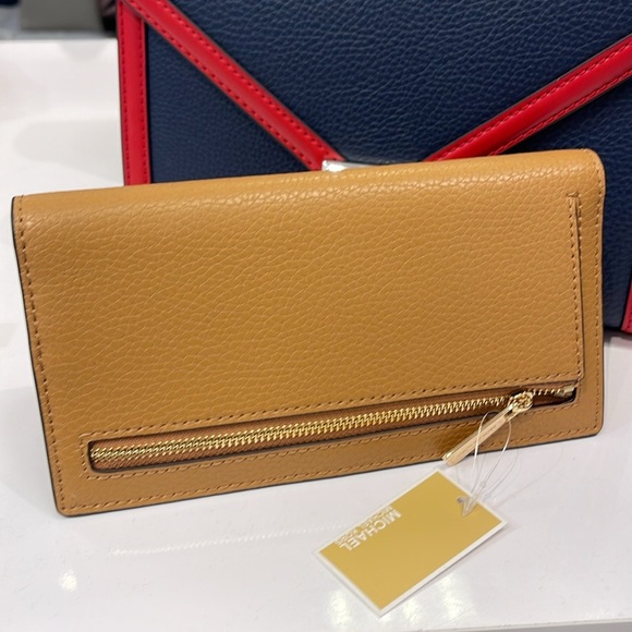 Michael Kors Reed Large Bifold Pebbled Leather Snap Wallet Card Case 
Deer
NWT - Picture 2 of 16